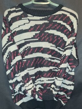 Vintage crewneck knit sweater With an abstract geometric pattern Sz M